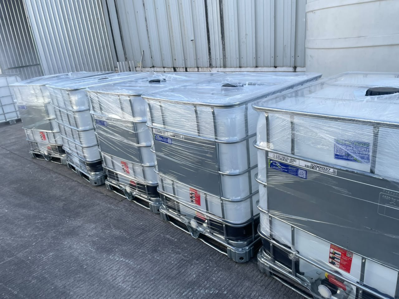 Contenedores IBC entregados en planta