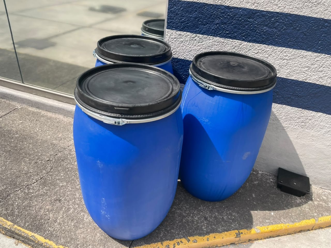Tambos de 200 litros entregados